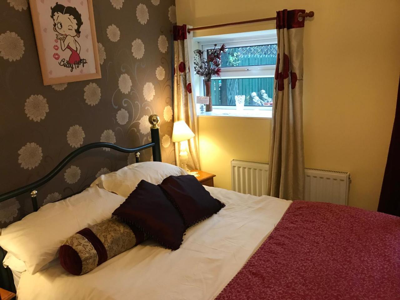 Prince Of Wales Inn Rhymney Kültér fotó